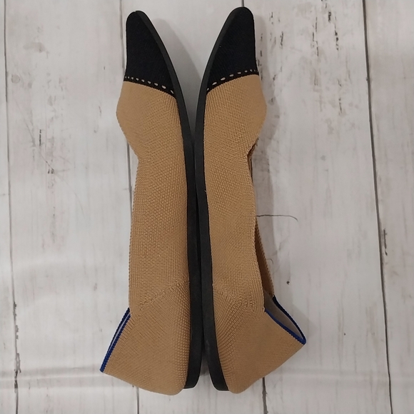 Rothy's Two-Tone Pointed Toe Flats Womens 7.5 Beige Black Slip On Loafer Shoe - Picture 2 of 6